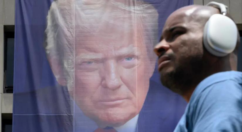 Dollármilliárdokat keres Donald Trump a kriptóból, amit saját törvényei is elősegítenek