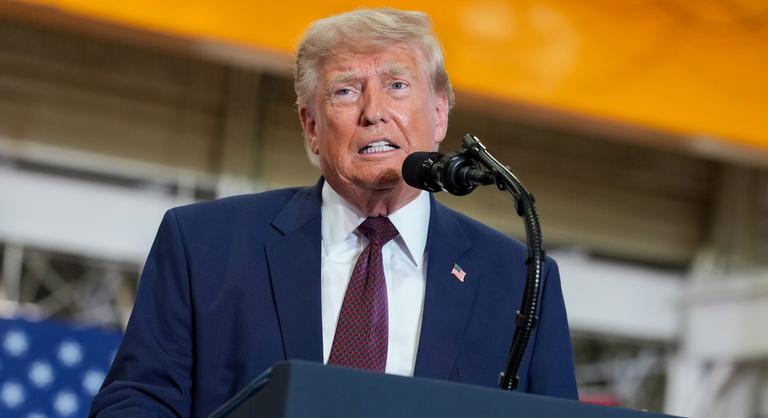 Donald Trump több mint 1,4 milliárd dollárt keresett kriptovalutákkal egyetlen év alatt