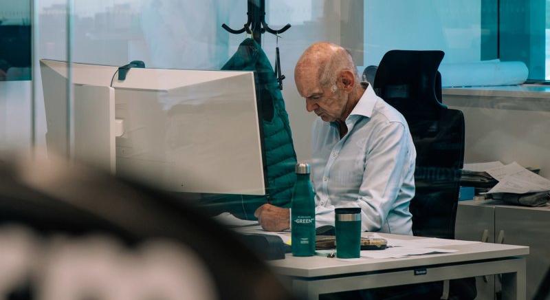 Newey elárulta: egészségügyi problémákkal küzdött