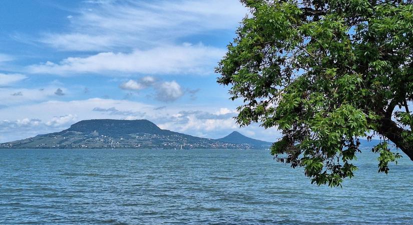 Balaton: Felforr a víz, egyre aggasztóbb a hazai tavak helyzete