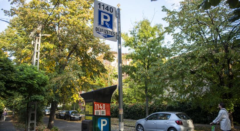 Mostantól már csak mobilon lehet fizetni a parkolásért Budapesten