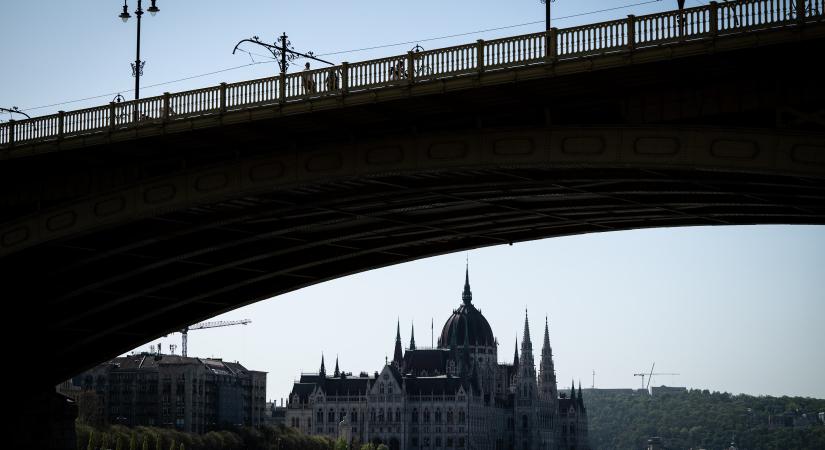 Kilőtt a hiány, nehéz kenyeret kell lenyelnie a Tisza-kormánynak