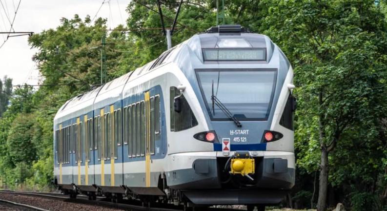 Ezt a hőséget a FLIRT motorvonatok se bírták, szerda reggelre tudtak újraindulni
