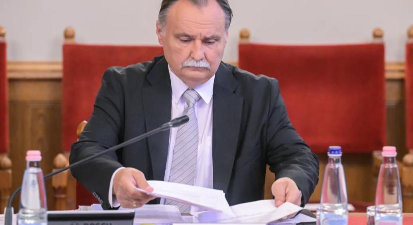 Június utolsó éjszakáján rendelte el Gajdos László, hogy másnaptól drágul a cégekre kiszabott ivóvíz- és szennyvízdíj