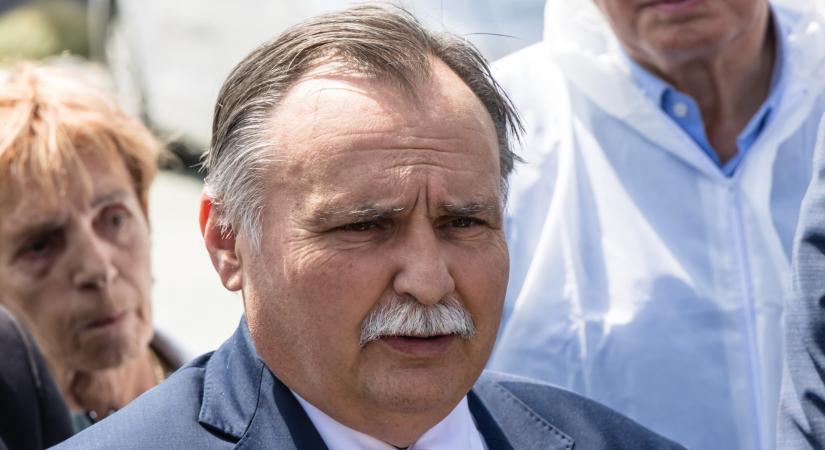 Mától emelkednek a vállalati vízdíjak