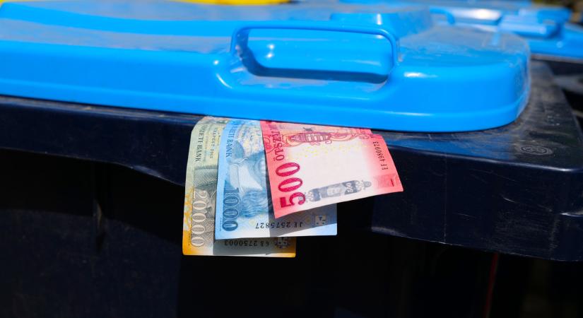 Óriási pénzszórás volt a választások előtt: egekbe emelkedett a hiány