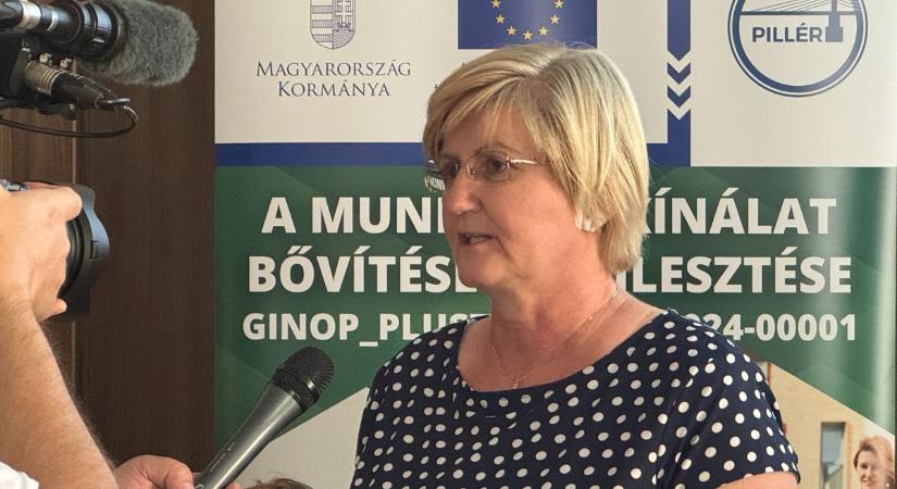 Több milliárdos uniós támogatás segíti a baranyai álláskeresőket