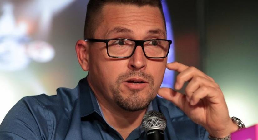 Most érkezett a sokkoló hír: rosszindulatú daganatot diagnosztizáltak Ákosnál