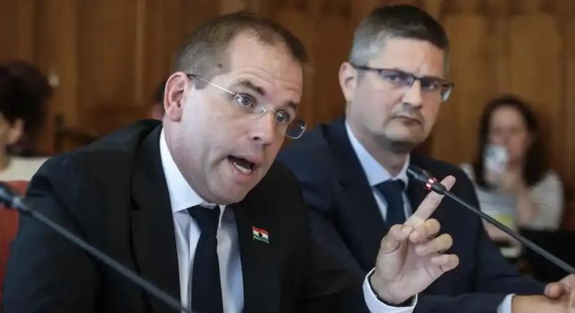 Súlyos dilemmával szembesülhet Magyar Péter jobbkeze a Mandiner jövője miatt