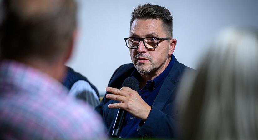 Ákos betegség miatt lemondja nyári fellépéseit