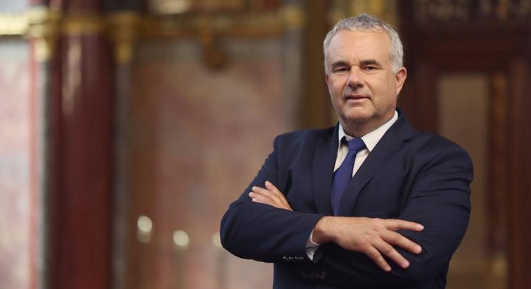 Tiszás képviselő a polgármestereknek: Aki olyan, annak melegen ajánlom, hogy kössön vádalkut