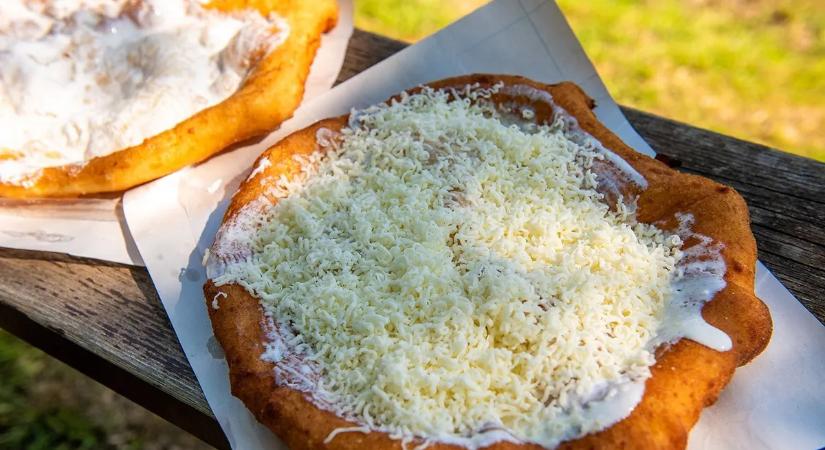 Fokhagymával, tejföllel vagy sajttal? Többet árul el rólunk a kedvenc lángosunk, mint hinnénk