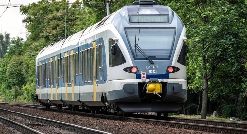 Vitézy Dávid szerint volt egy kis fennakadás a FLIRT motorvonatokkal, de már sínen vannak