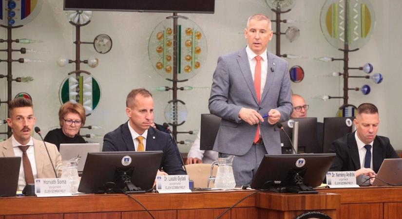 Szombathely polgármestere ledobta a textilt, rendhagyó videóval jelentkezett