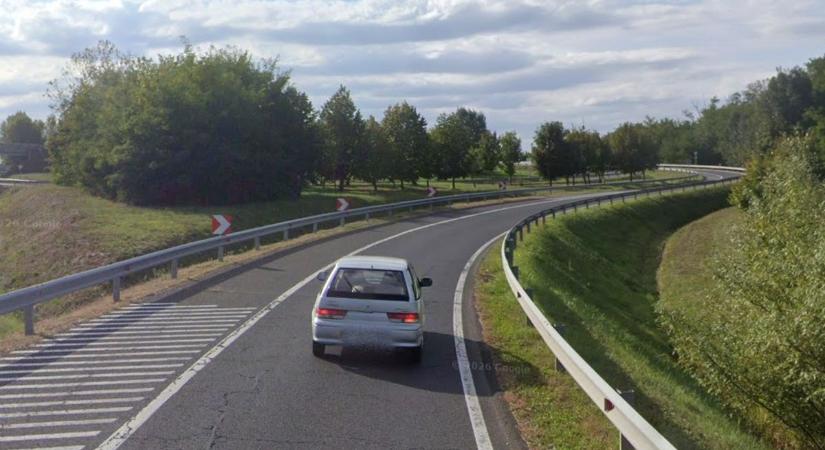 Ezen a szabolcsi útszakaszon leselkedik a sofőrökre a veszély!