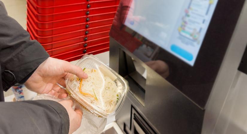 6-szor trükközött nagyot egy polgármester az egri áruházban az önkiszolgáló pénztárnál. Máris elítélte a főügyészség