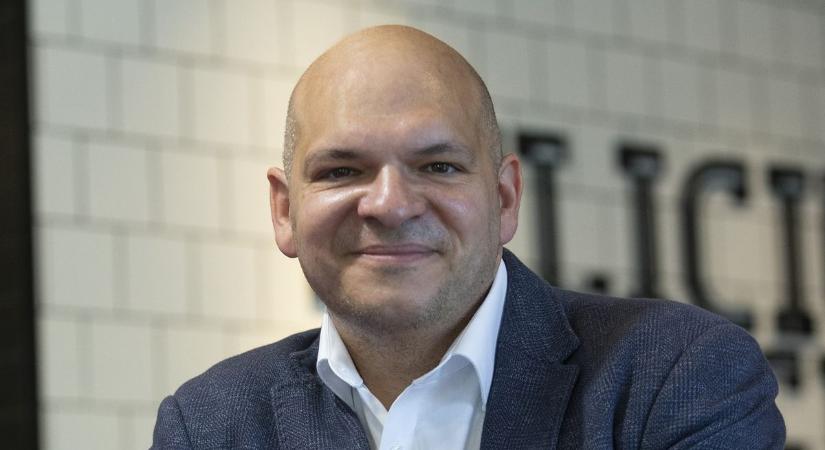 Végigjárta a McDonald’s lépcsőfokait, mielőtt átvette a gyorséttermek vezetését