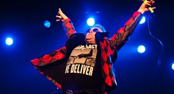 Először lépett színpadra stroke-ja után a Dead Kennedys frontembere