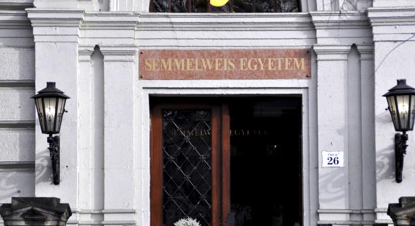 Lemondanak a fizetésükről a Semmelweis kuratóriumának vezetői, teljes együttműködést ajánlanak az új kormánynak