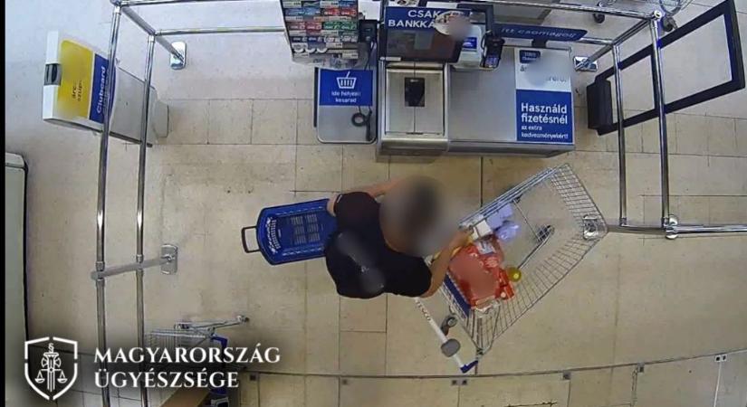 Sárgarépa kódjával lopott játékot Terpes polgármestere