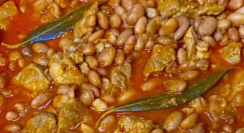 Ez a magyaros fogás mérföldekkel körözi le a chilis babot