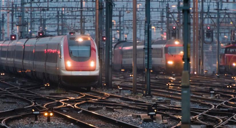 „Vonatra mászni nem vagány” – üzeni Soma, akinek barátja így halt meg, ő pedig maradandó sérülést szenvedett