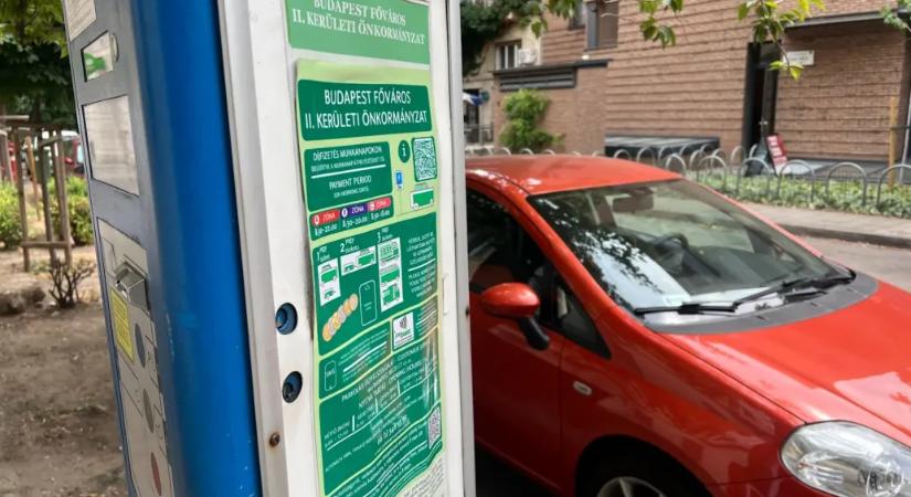Ne csodálkozzon, ha még hónapokig látja a fővárosi parkolóautomatákat
