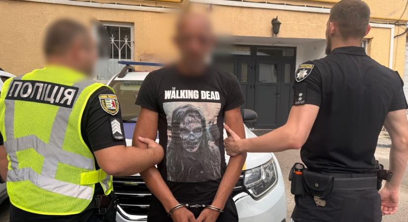 Fejszével ölte meg barátját, majd egy napig bujkált az erdőben