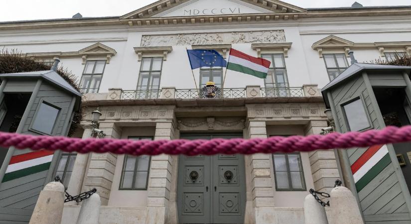 A NAIH szerint a nyilvánosságra tartozik, hogy Sulyok Tamás mit kért a Velencei Bizottságtól
