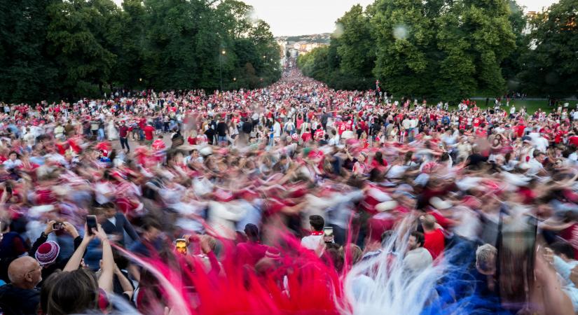 A norvég drukkerek is kitettek magukért Oslóban, tízezrek ünnepelték a válogatott első egyenes kiesés vb-győzelmét