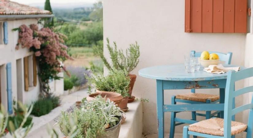 Provence a saját teraszodon? Ezt az 5 részletet ajánlják a tervezők – és egyik sem a levendula