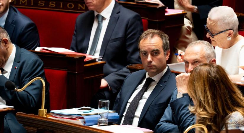 Elolvad a francia kormány, csak a rekkenő hőség kellett és több mint ezer ember halála