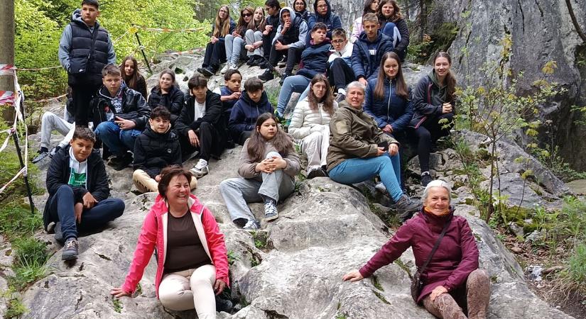 Egy titokzatos „meseország”, amely elrabolta a gyerekek szívét – egy zalai diák vallomása