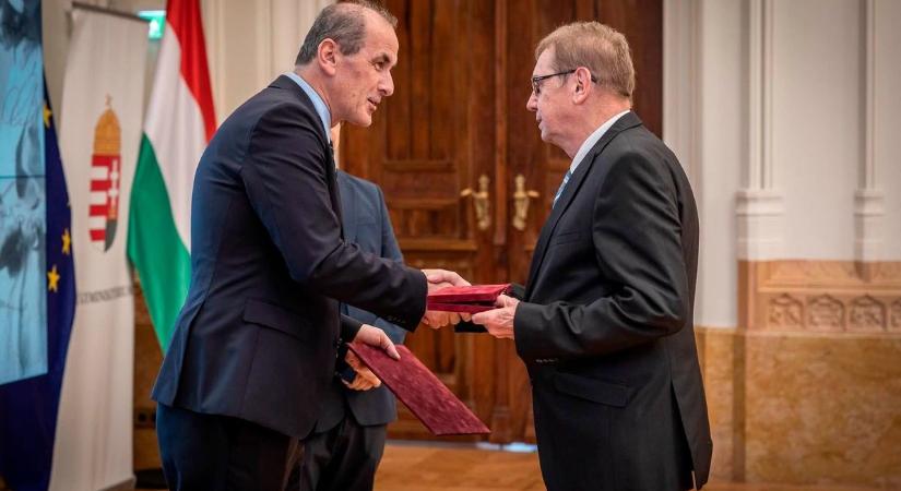 Rangos elismerést kapott a Bács-Kiskun Vármegyei Oktatókórház két orvosa