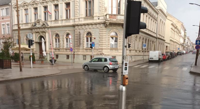Erős széllel érkezett meg a vihar Nagykanizsára (videó)