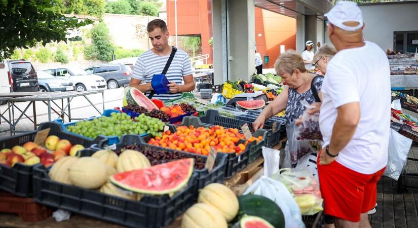 Tessék, tessék, le ne essék – ilyen volt a szekszárdi piac (galéria)