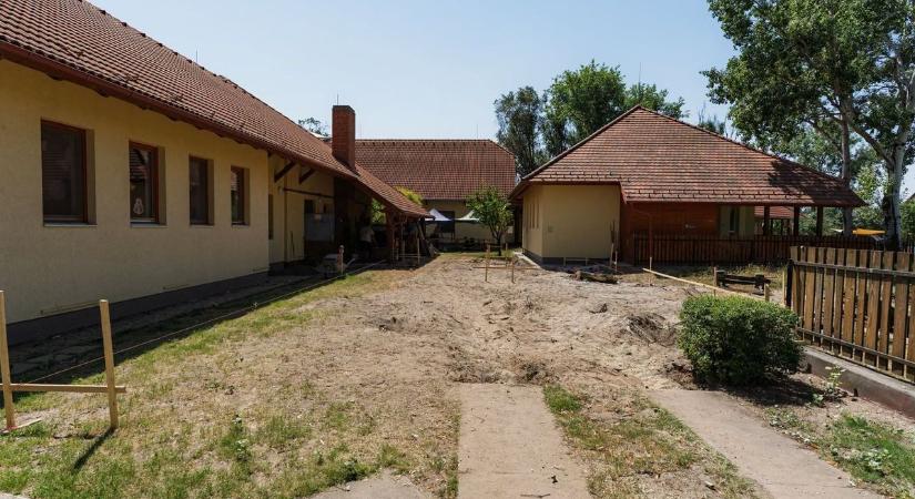 Nagy fejlesztés indul Kisteleken: új csoportszobát kap a Szivárvány óvoda