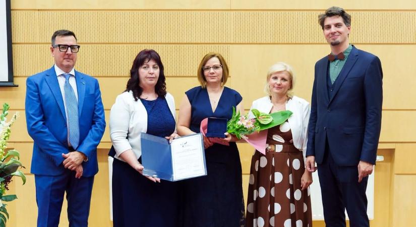 A dunaújvárosi kórház ünnepe: elismerések, kinevezések, támogatók köszöntése (galéria)