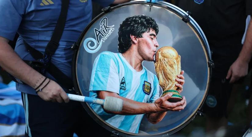 Diego Maradona megjósolta a foci-vb ivószüneteit