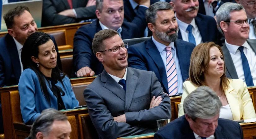 „Valaki átszavazott! Gergő, te voltál?” – ami a parlamenti közvetítésből kimaradt