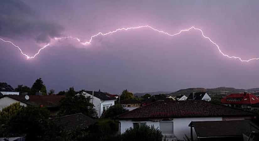 Figyelmeztető előrejelzés: jön a vihar, viszi a meleget