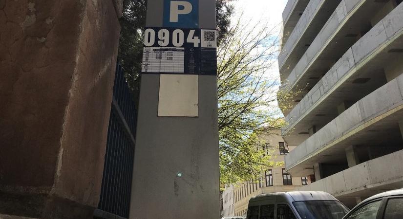 Újbudán továbbra is lehetséges a készpénzes parkolás