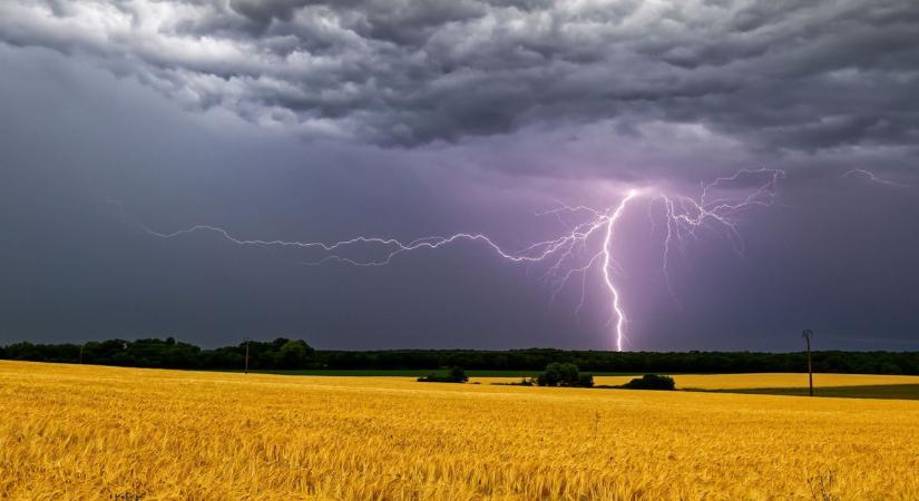 Viharos fordulat az időjárásban: heves zivatarok érkeznek éjszaka