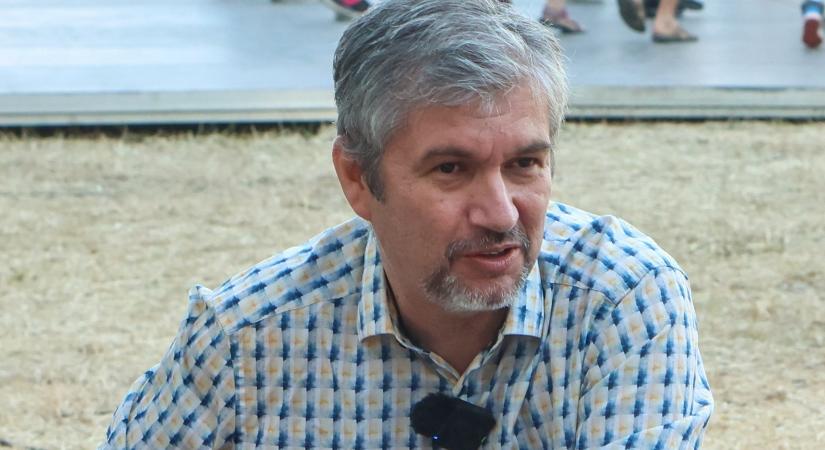 Hadházy Ákos: „Sok tekintetben nem érte meg. Még anyagilag sem”