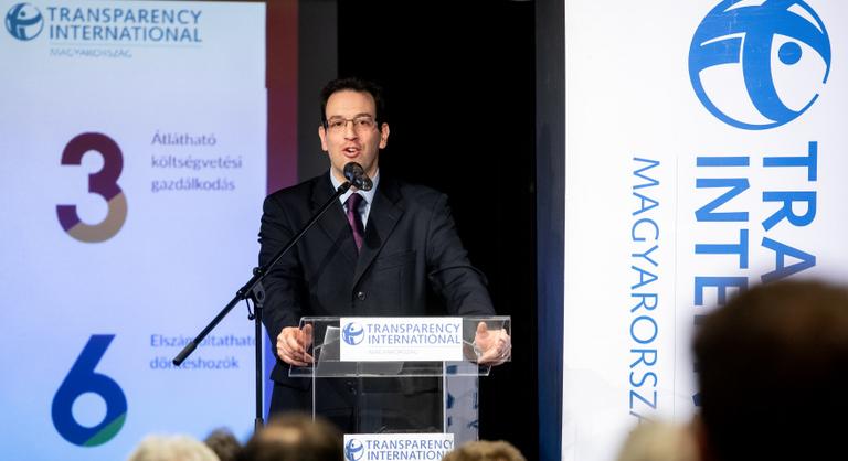 Ligeti Miklós állítja, a NER-ben a közvagyon kiosztásának a csillagos ég volt a határa