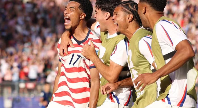 Foci-vb: az USA emberhátrányban jutott tovább