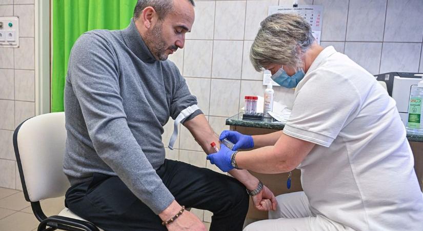 Nem a vizsgálat fáj a legjobban, hanem a várakozás? Aggasztó helyzet a prosztatavizsgálatoknál