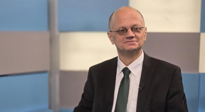 Nem Sulyok Tamás leváltása a gond, hanem az, ahogyan csinálják