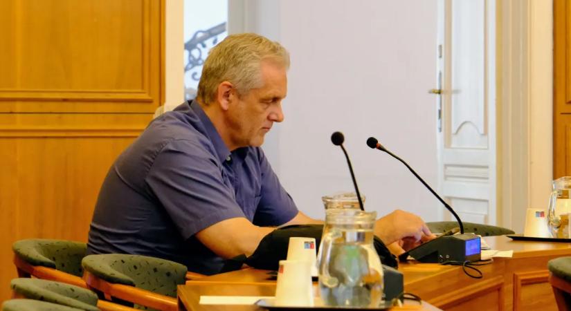 Kilép a pártból és független önkormányzati képviselőként politizál tovább a KDNP baranyai elnöke is