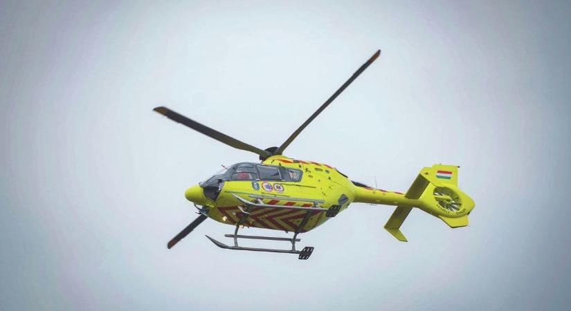 Halálos baleset történt a 3-as főúton, mentőhelikopter is érkezett